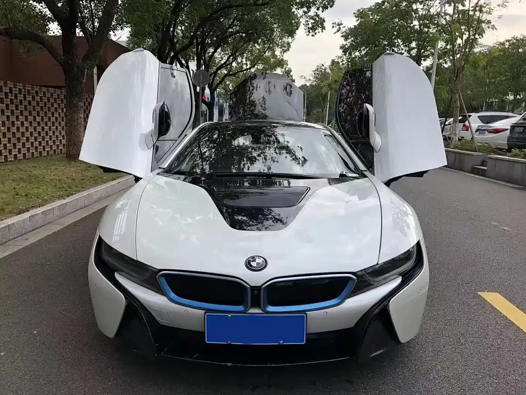 BMW i8 2015 — фото 2