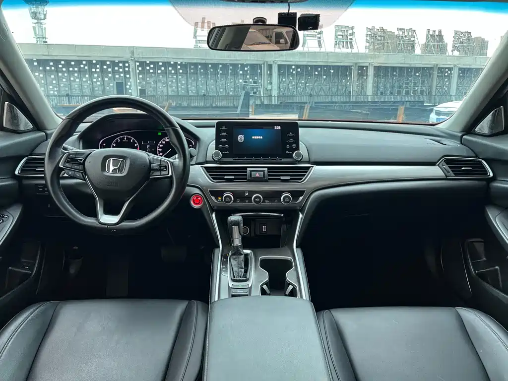Honda Accord 2020 — фото 6