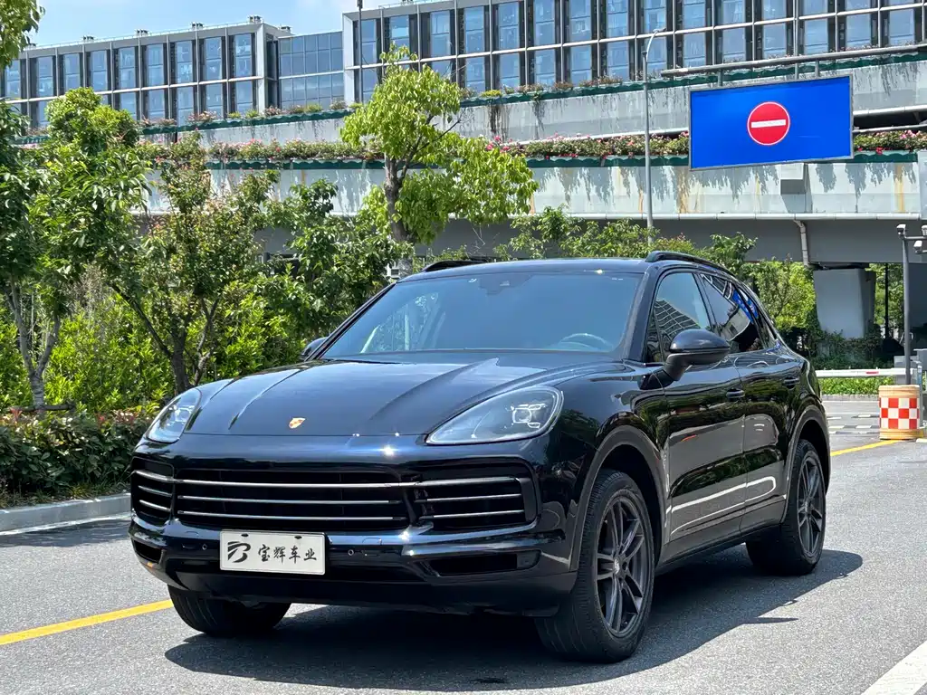 Porsche Cayenne 2019 — фото 1