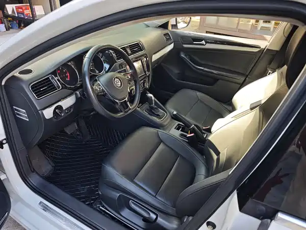 Volkswagen Sagitar 2017