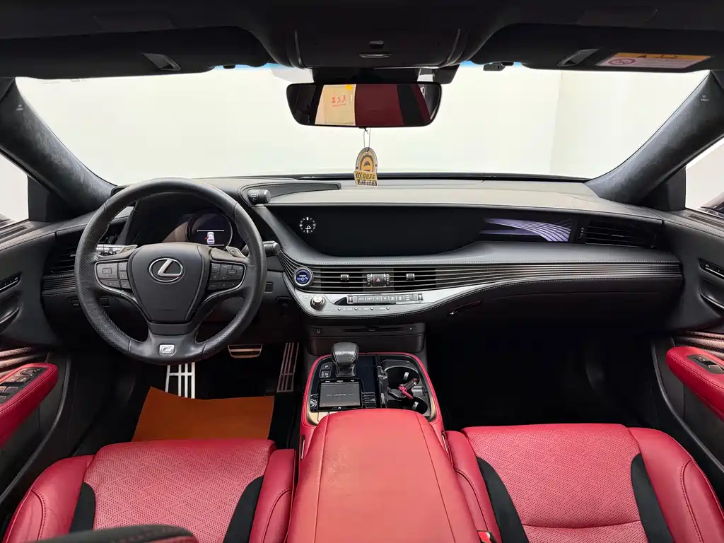 Lexus LS 2019 — фото 11