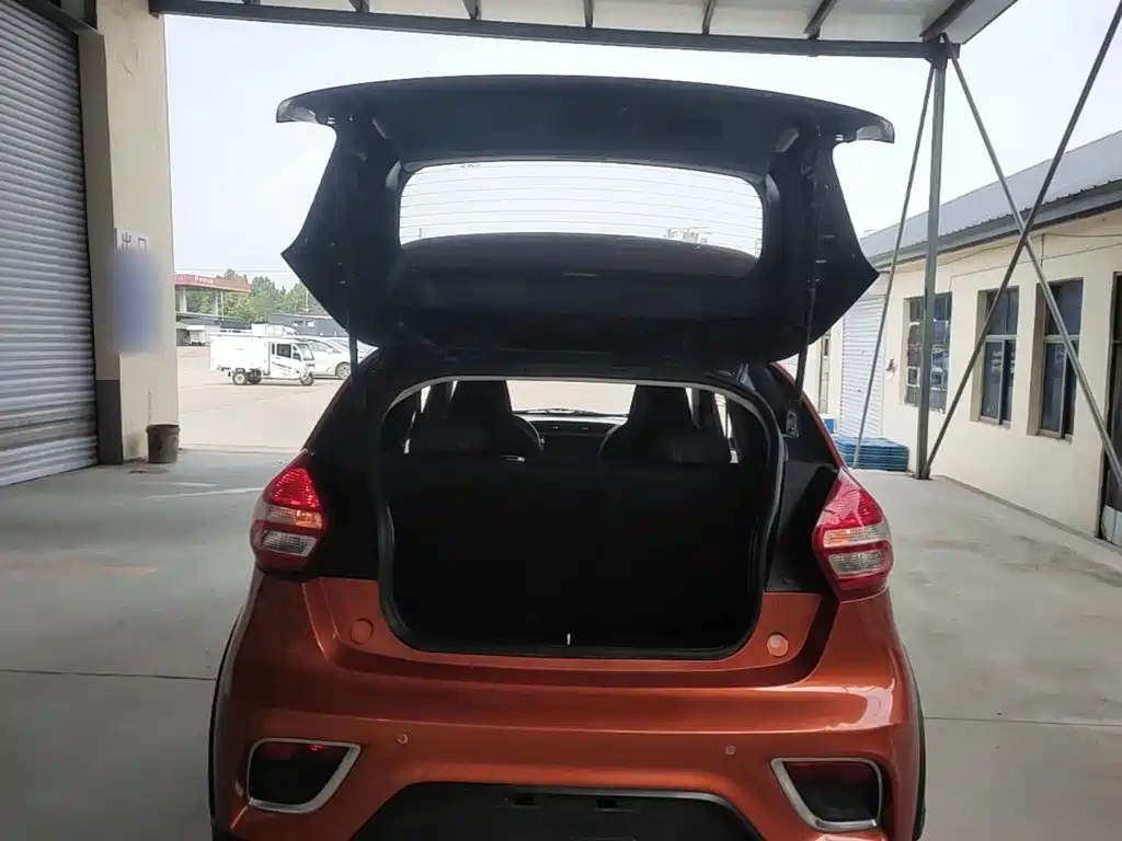 Geely Vision X1 2018 — фото 19