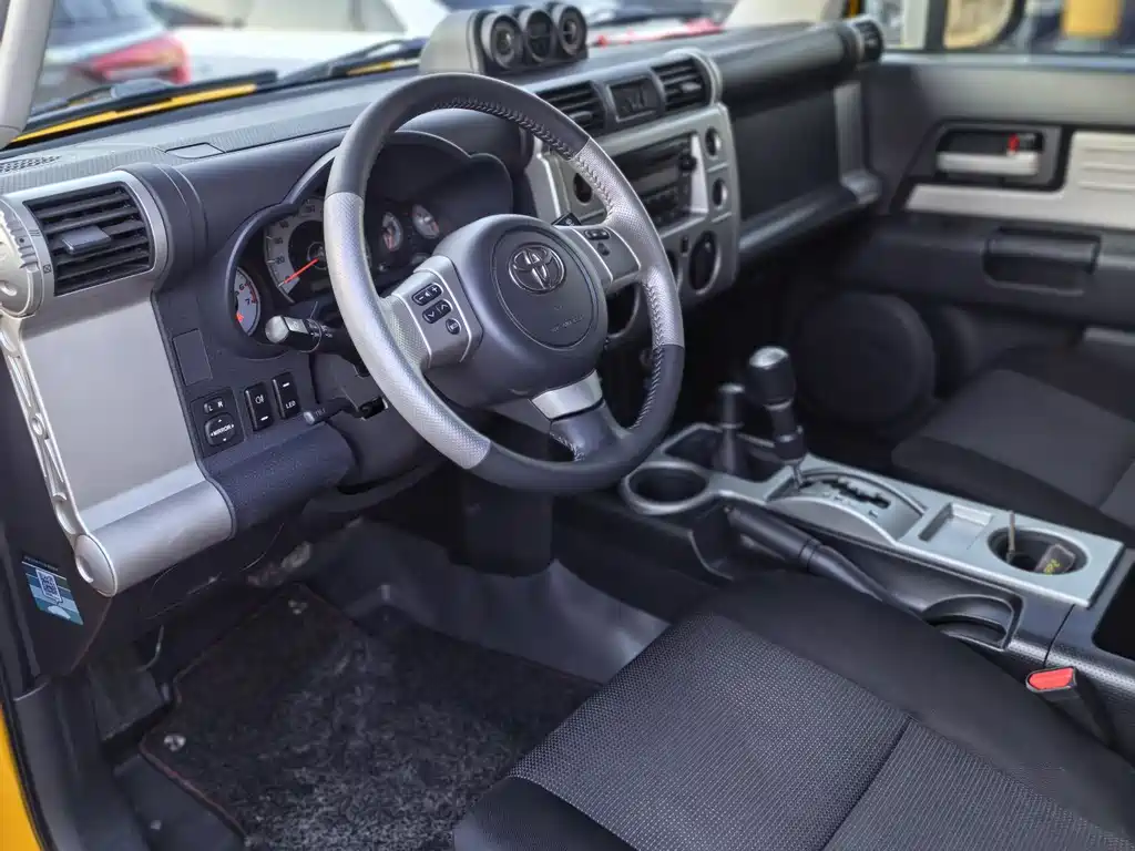 Toyota FJ Cruiser 2019 — фото 5