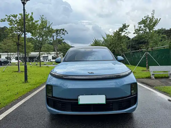 Li Auto L8 2023