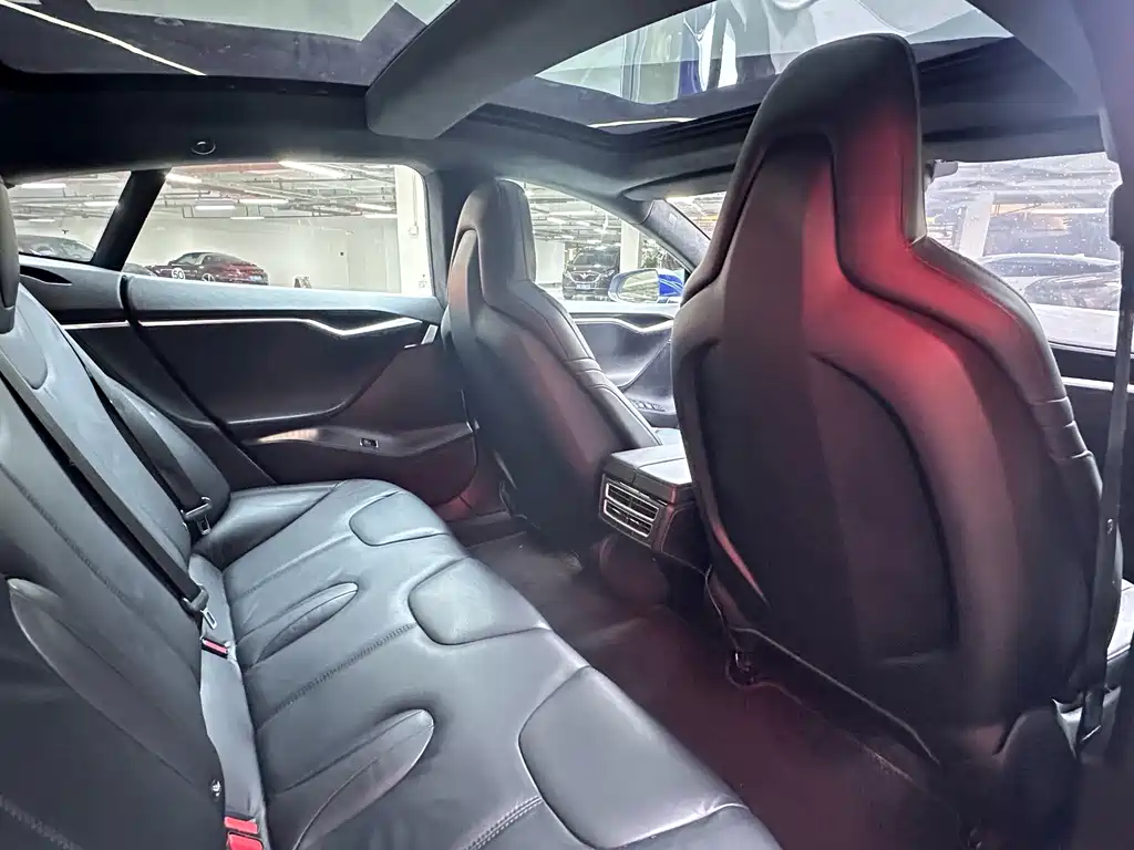 Tesla Model S 2016 — фото 10