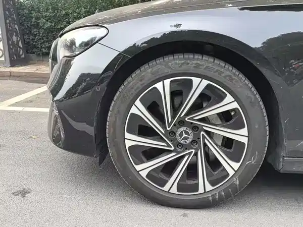 Mercedes-Benz E-Class 2024