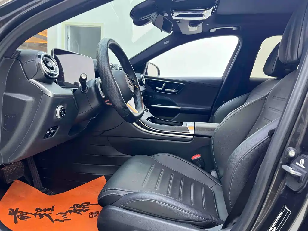 Mercedes-Benz C-Class 2023 — фото 9