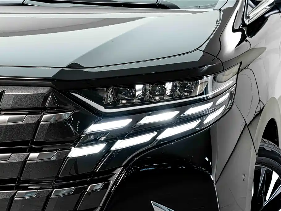 Toyota Alphard 2023 — фото 4