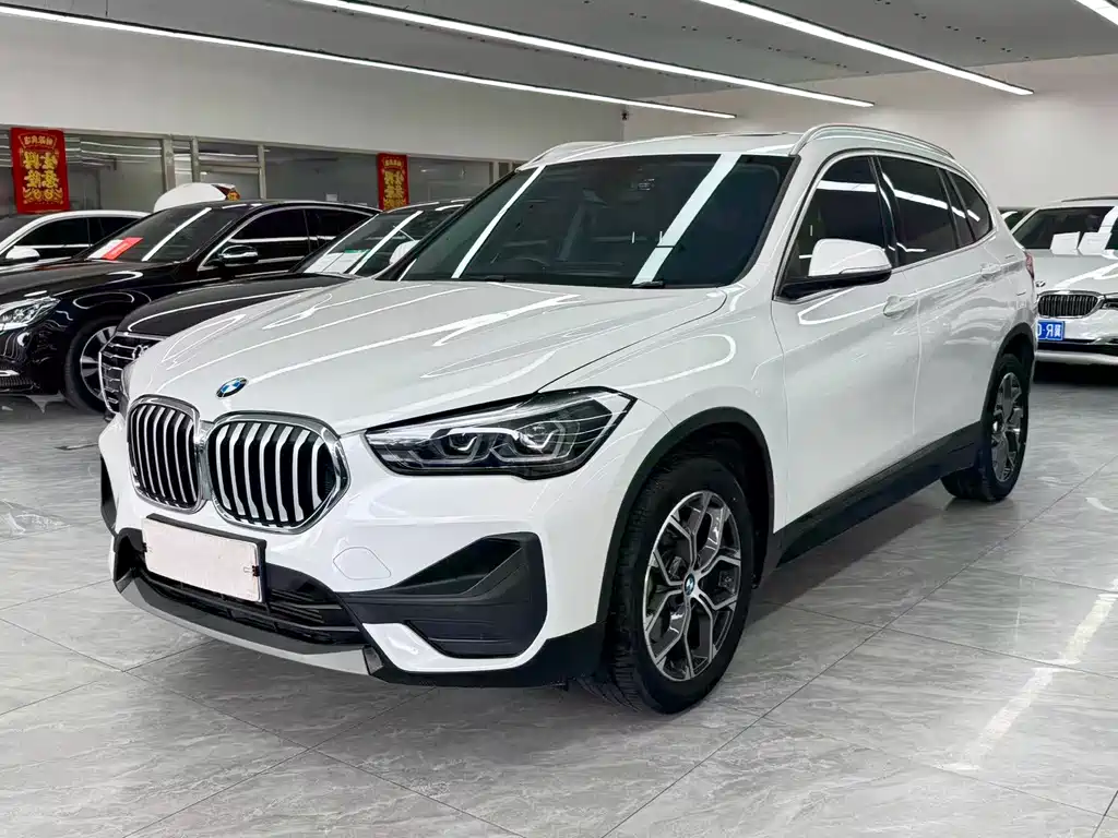 BMW X1 2022 — фото 1