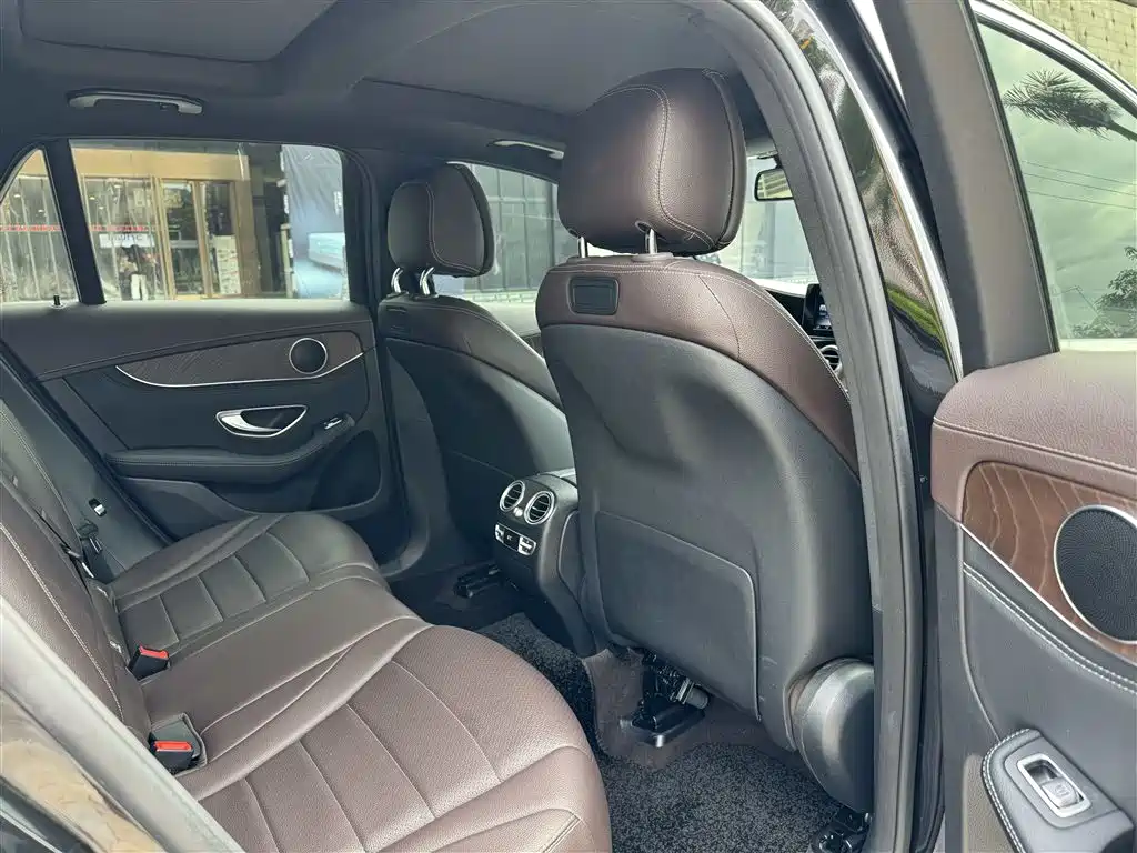 Mercedes-Benz GLC 2017 — фото 10