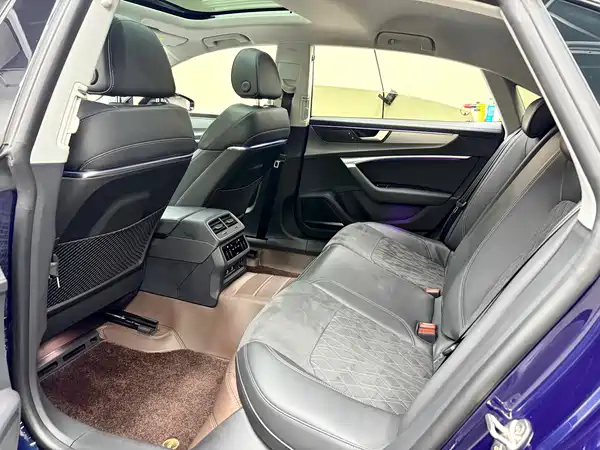 Audi A7L 2024