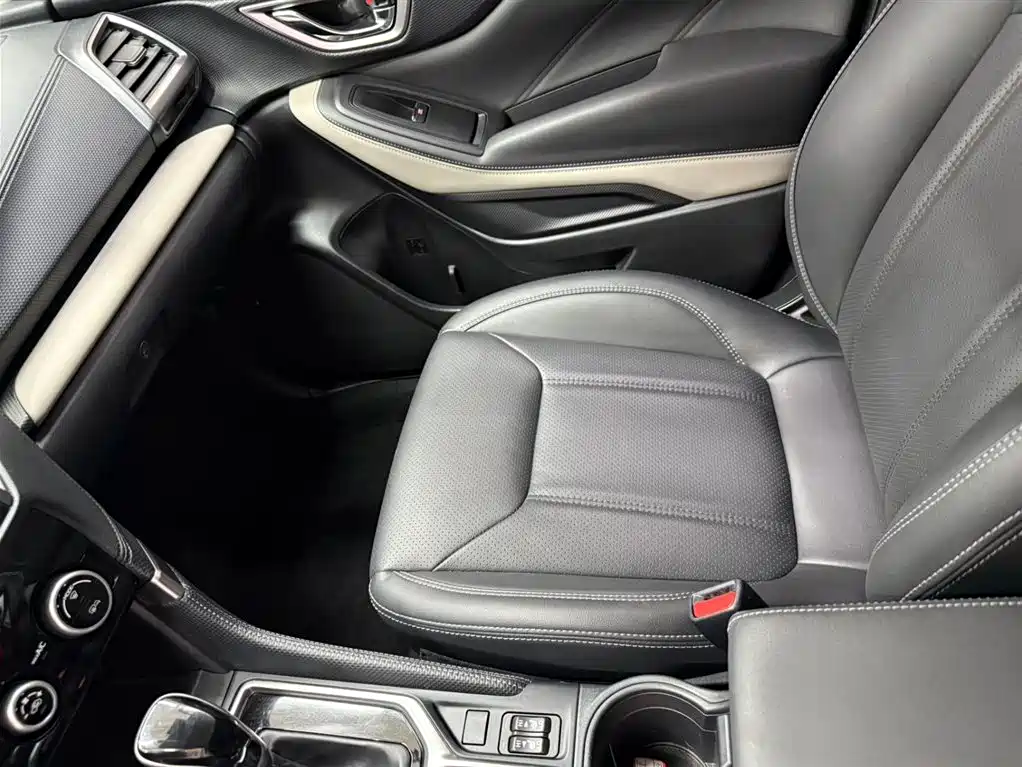 Subaru Forester 2022 — фото 10