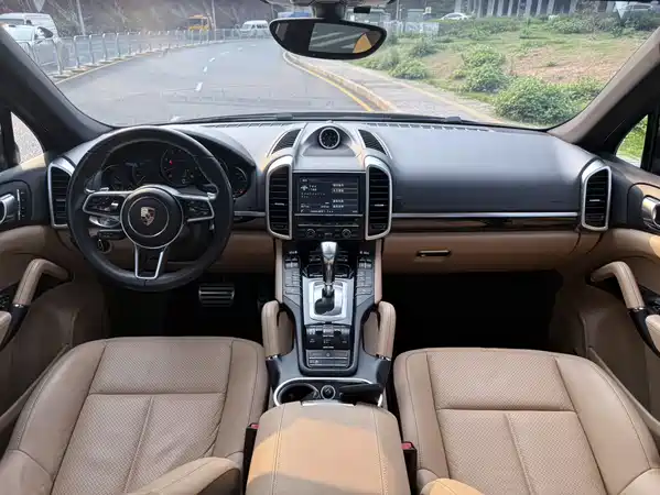 Porsche Cayenne 2016