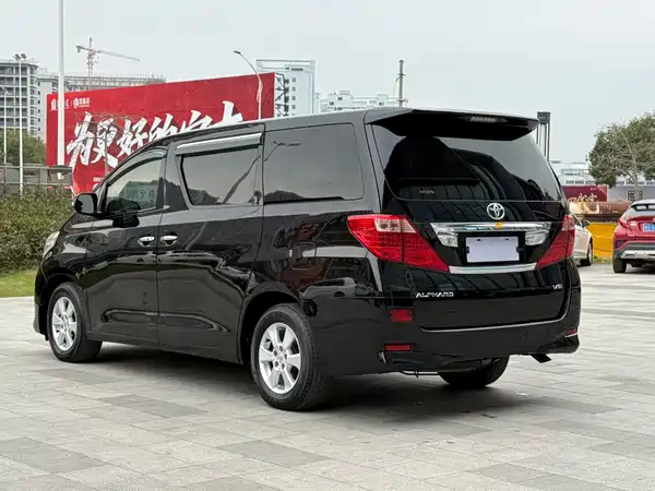 Toyota Alphard 2011