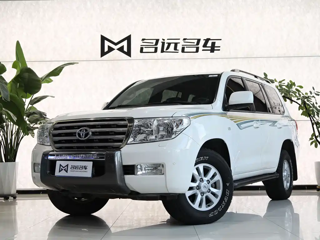 Toyota Land Cruiser 2011 — фото 1