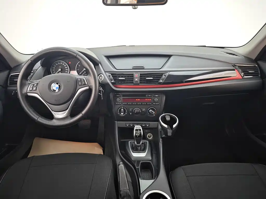 BMW X1 2016 — фото 16