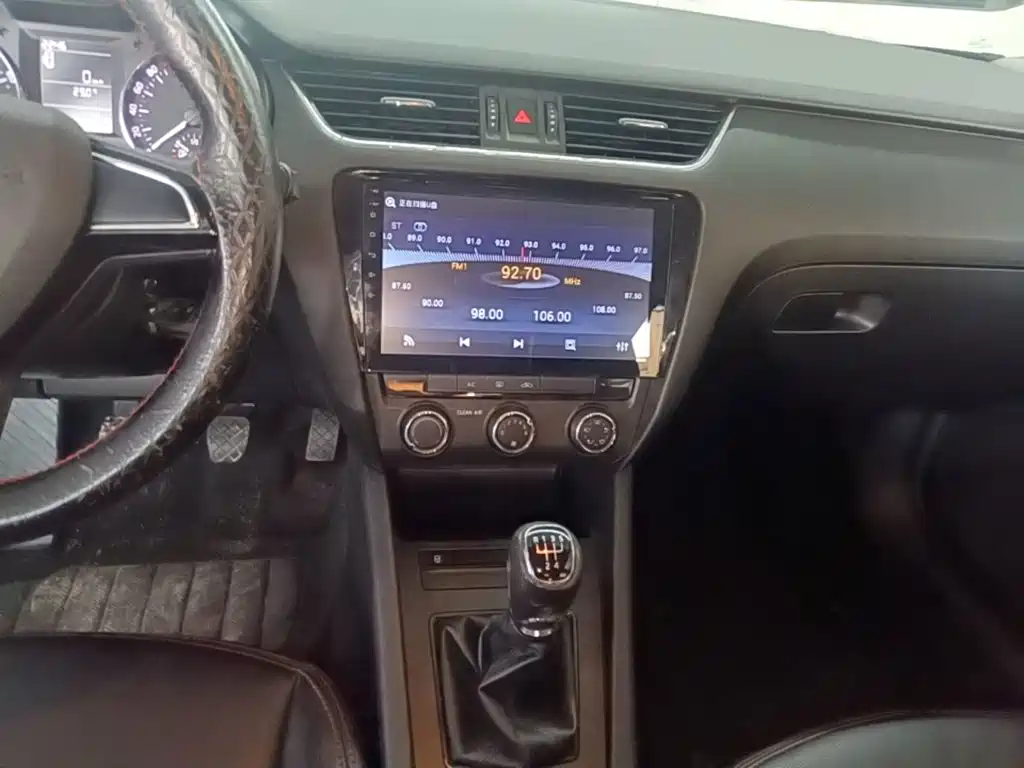 Skoda Octavia 2018 — фото 13