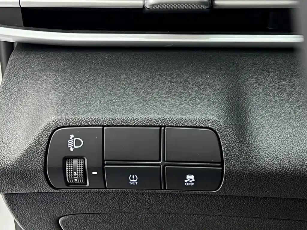 Hyundai Elantra 2022 — фото 18