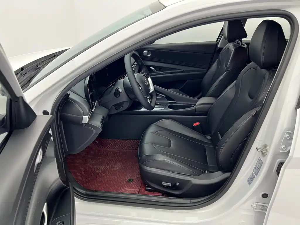 Hyundai Elantra 2022 — фото 21