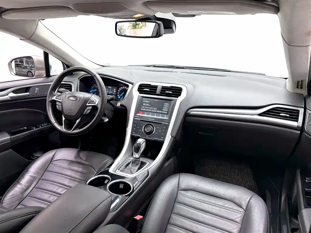 Ford Mondeo 2015 — фото 12