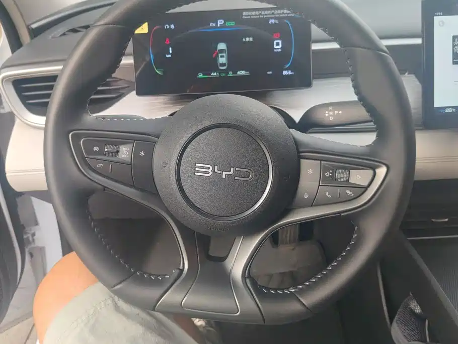 BYD Seal 05 DM-i 2026 — фото 15