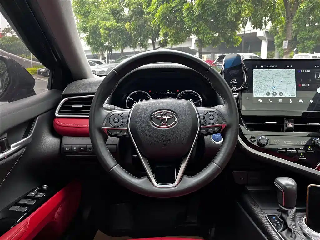 Toyota Camry 2022 — фото 14