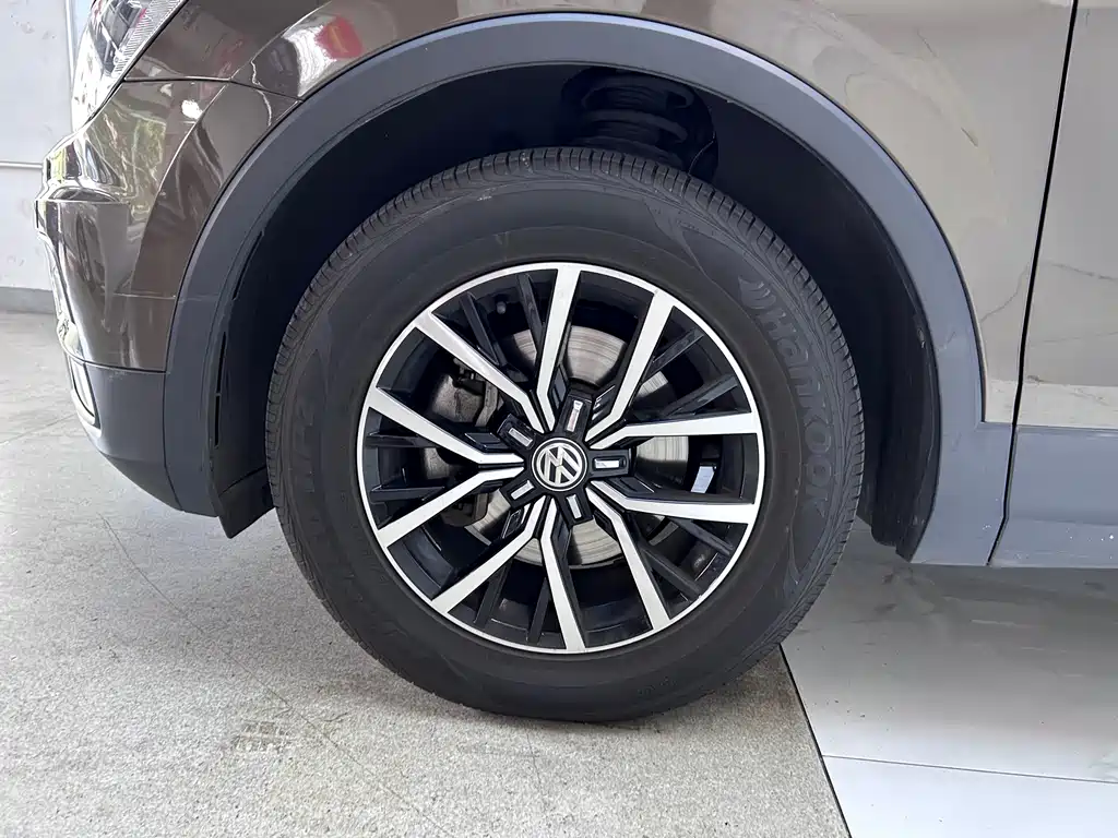 Volkswagen Tiguan L 2018 — фото 29