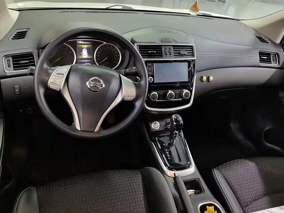 Nissan Tiida 2018 — фото 12