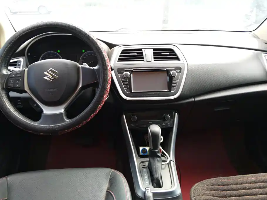 Suzuki S-Cross 2015 — фото 12