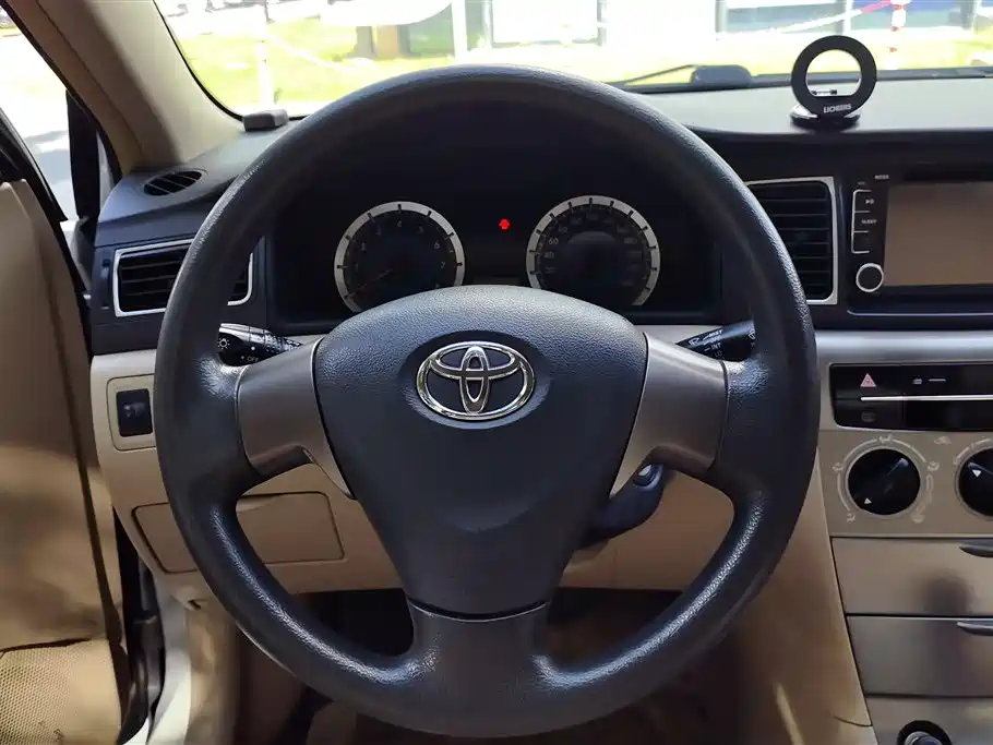 Toyota Corolla 2015 — фото 15