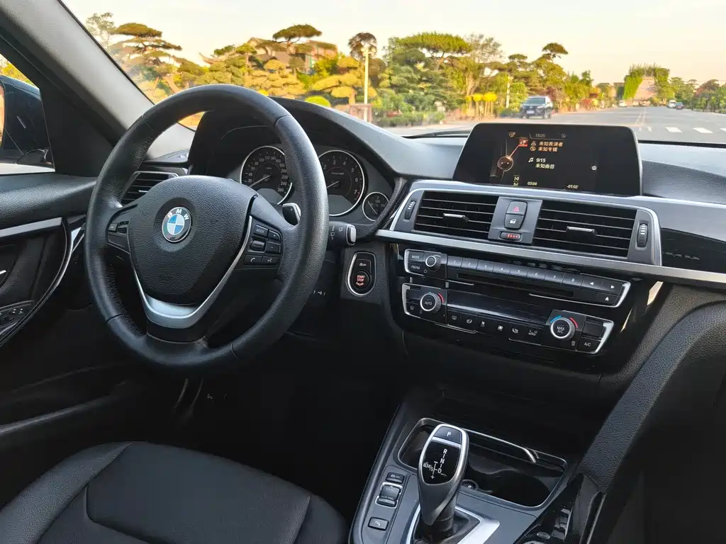 BMW 3 Series 2017 — фото 9