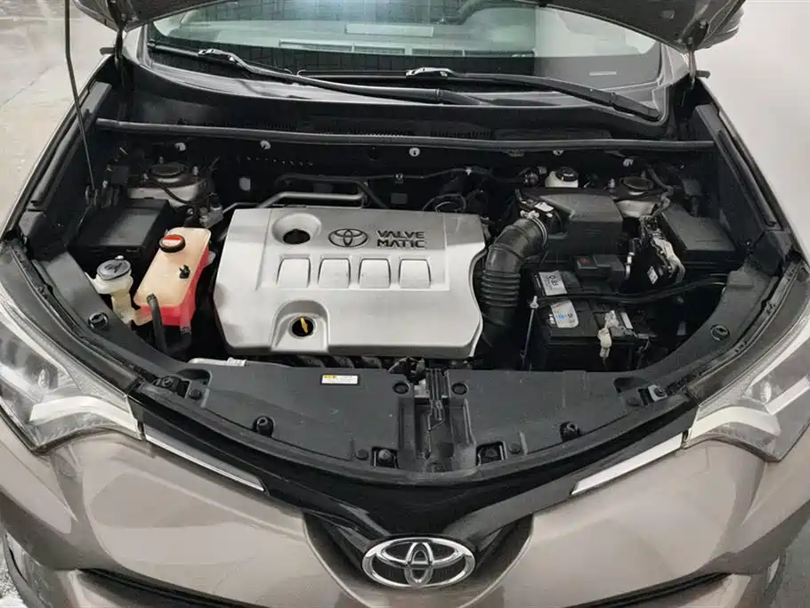 Toyota RAV4 2018 — фото 10