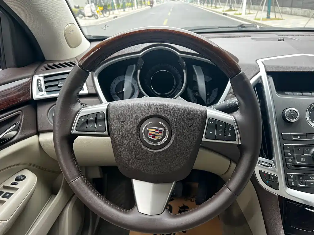Cadillac SRX 2010 — фото 15