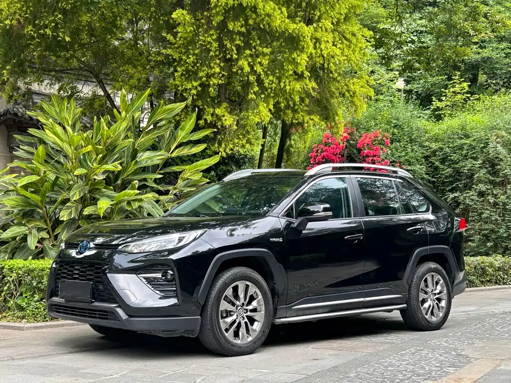 Toyota Wildlander 2021 — фото 1