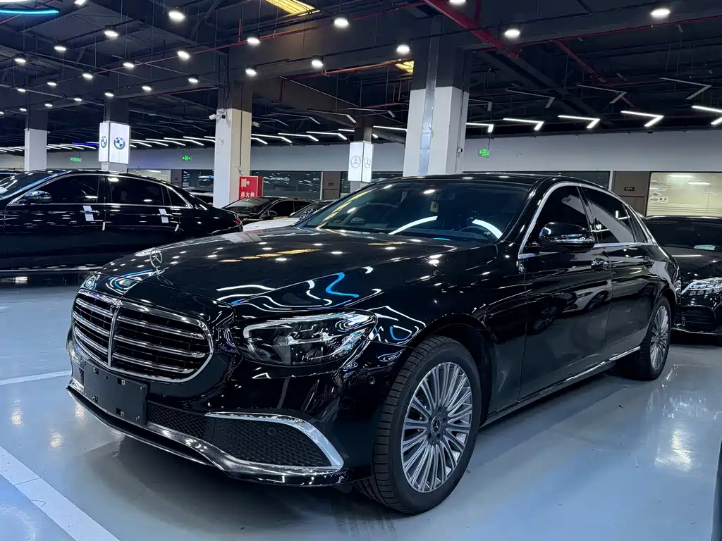 Mercedes-Benz E-Class 2022