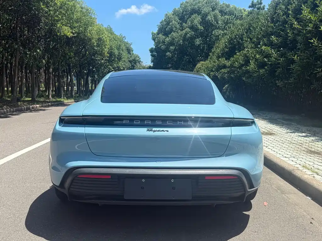 Porsche Taycan 2020 — фото 16