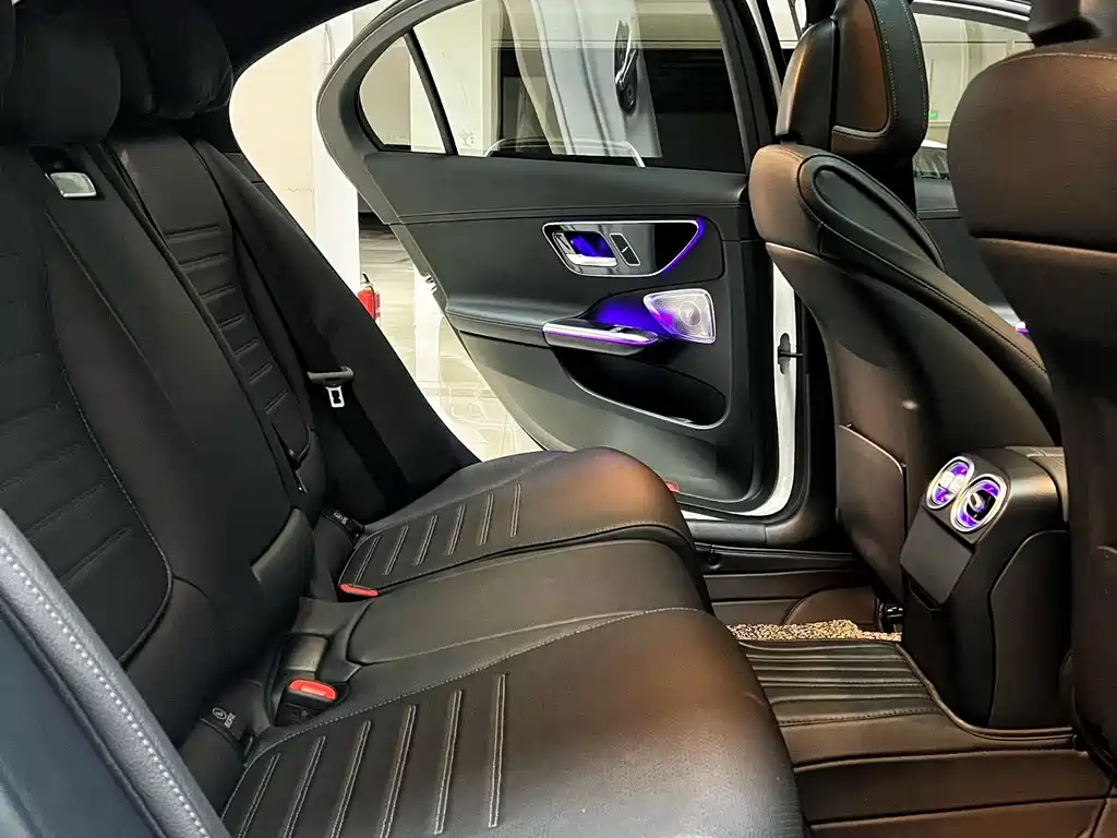 Mercedes-Benz C-Class 2023 — фото 6