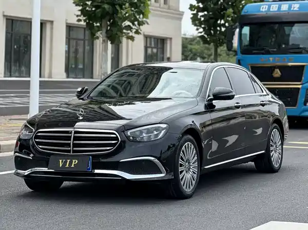 Mercedes-Benz E-Class 2022