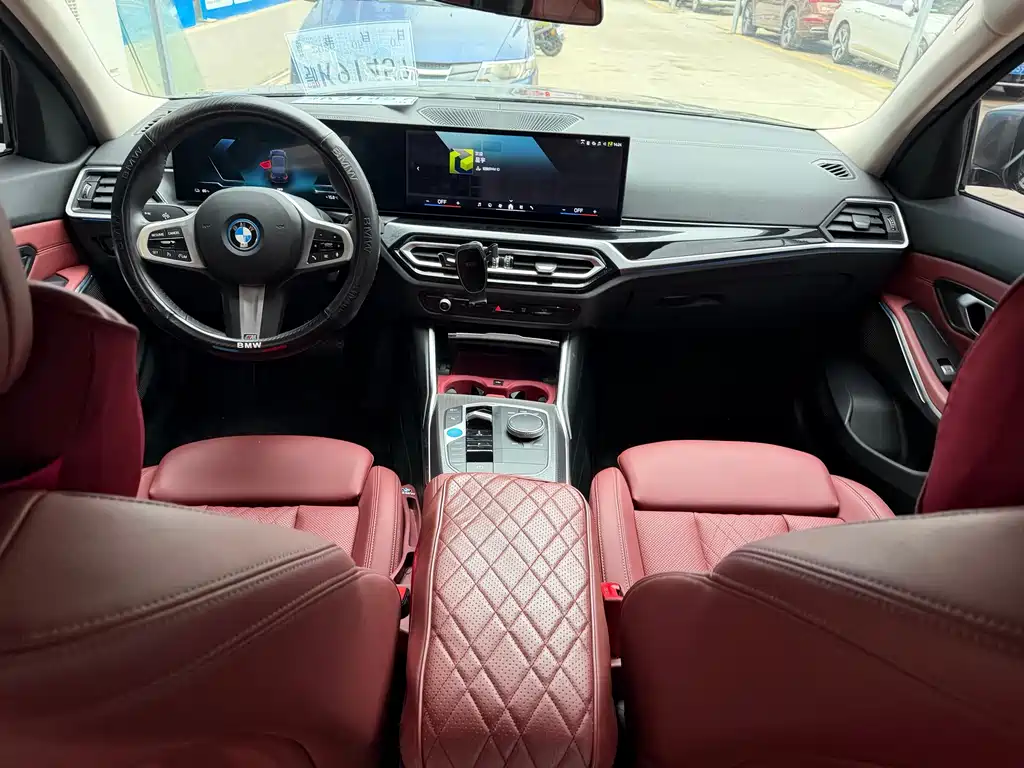 BMW i3 2024