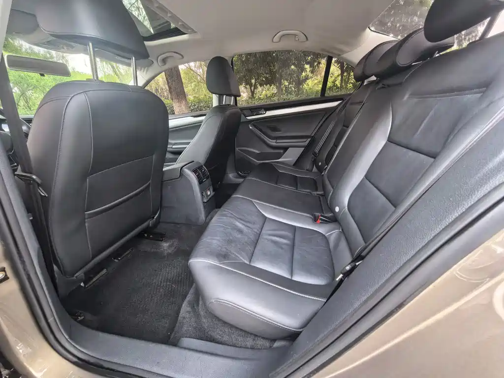 Volkswagen Sagitar 2018