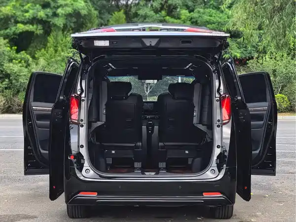 Toyota Alphard 2023