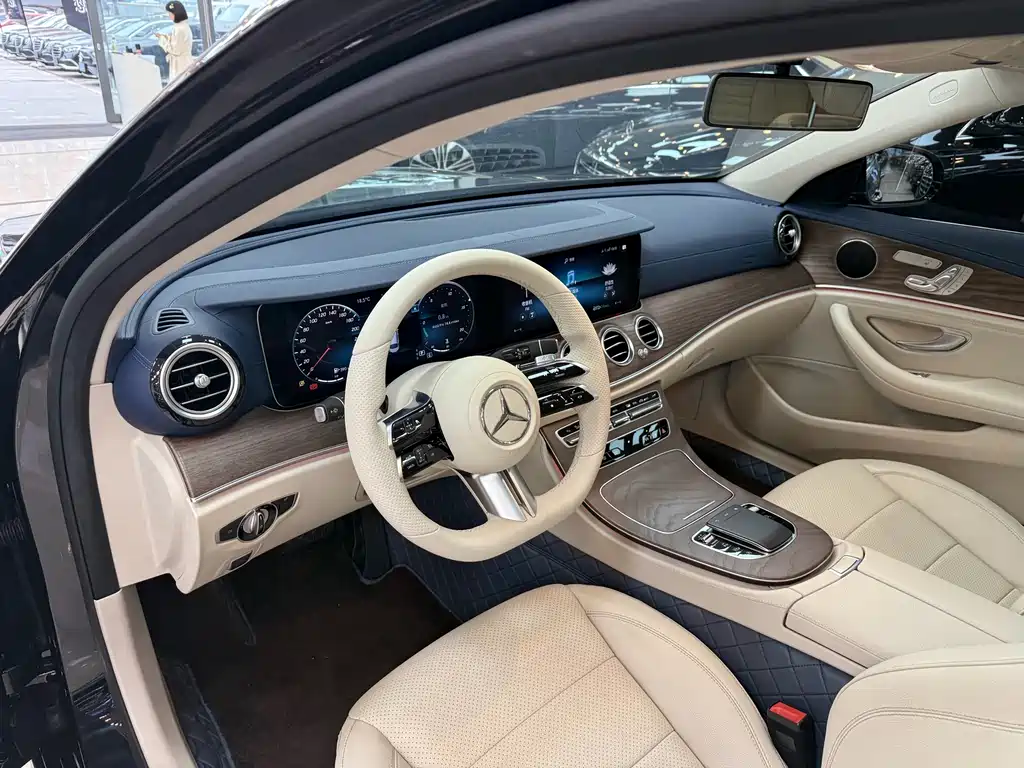 Mercedes-Benz E-Class 2023 — фото 10