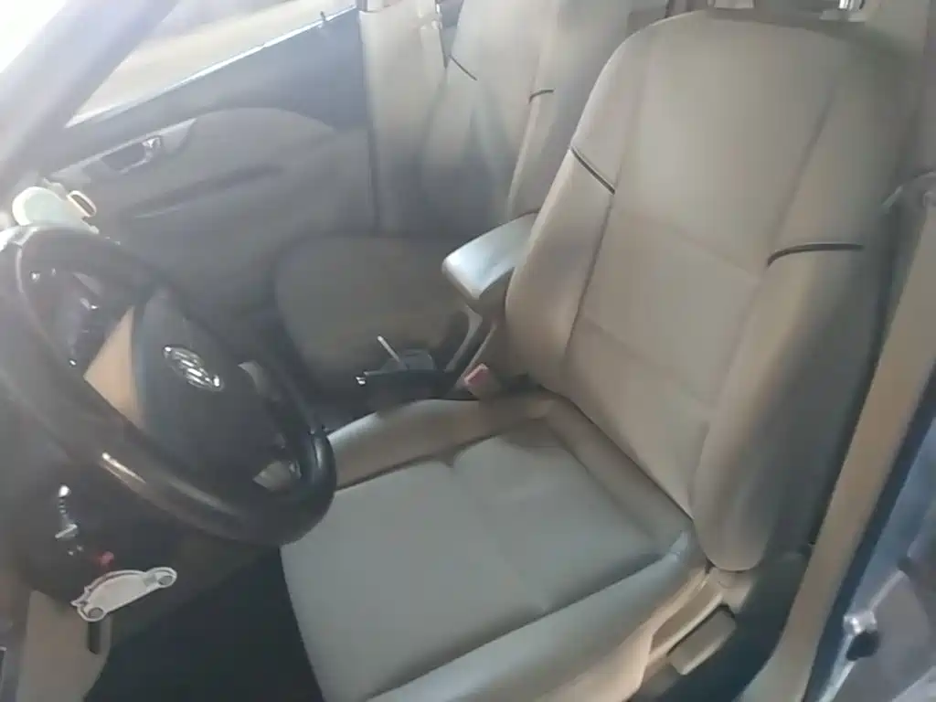 Buick Excelle 2016 — фото 15