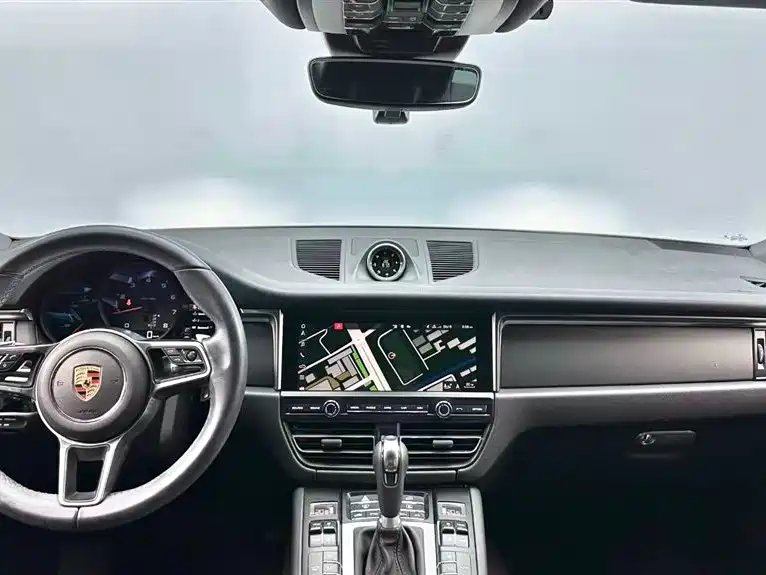 Porsche Macan 2021 — фото 10