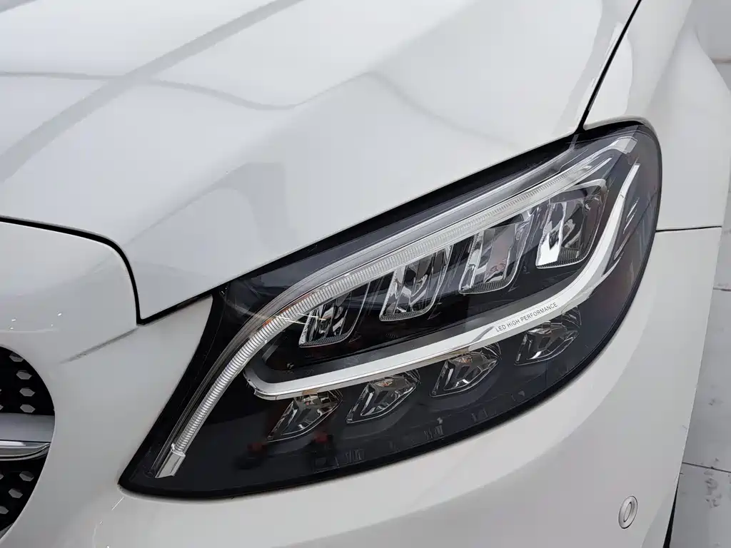 Mercedes-Benz C-Class 2019 — фото 17