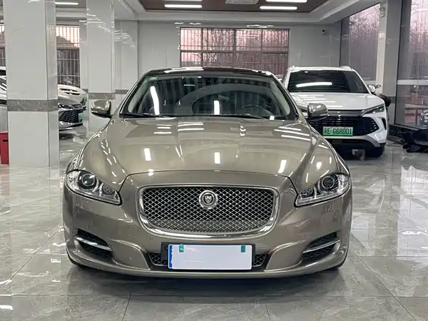 Jaguar XJ 2012