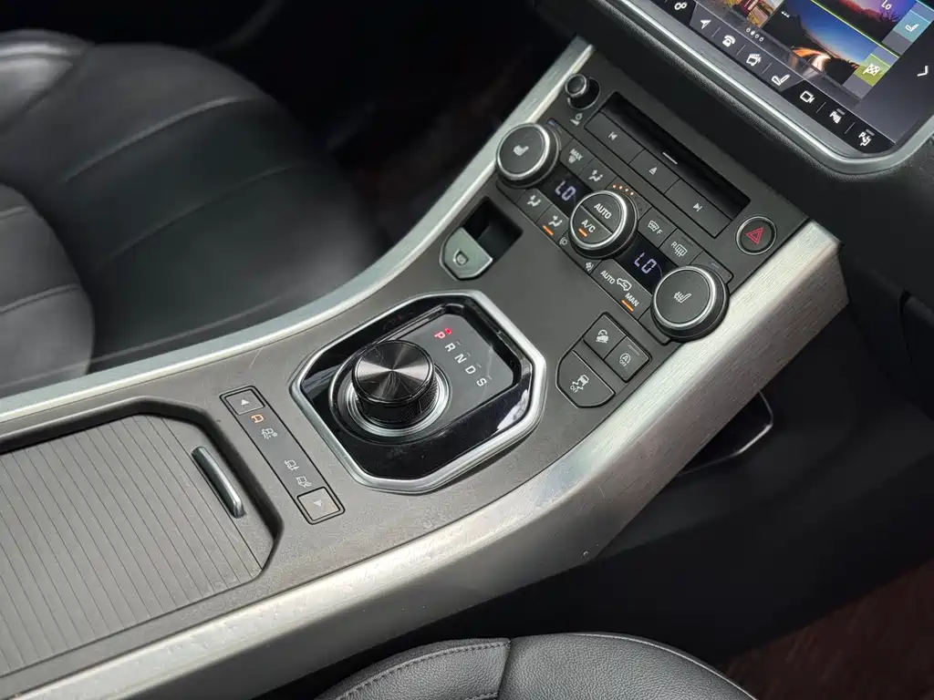 Land Rover Range Rover Evoque 2018 — фото 26