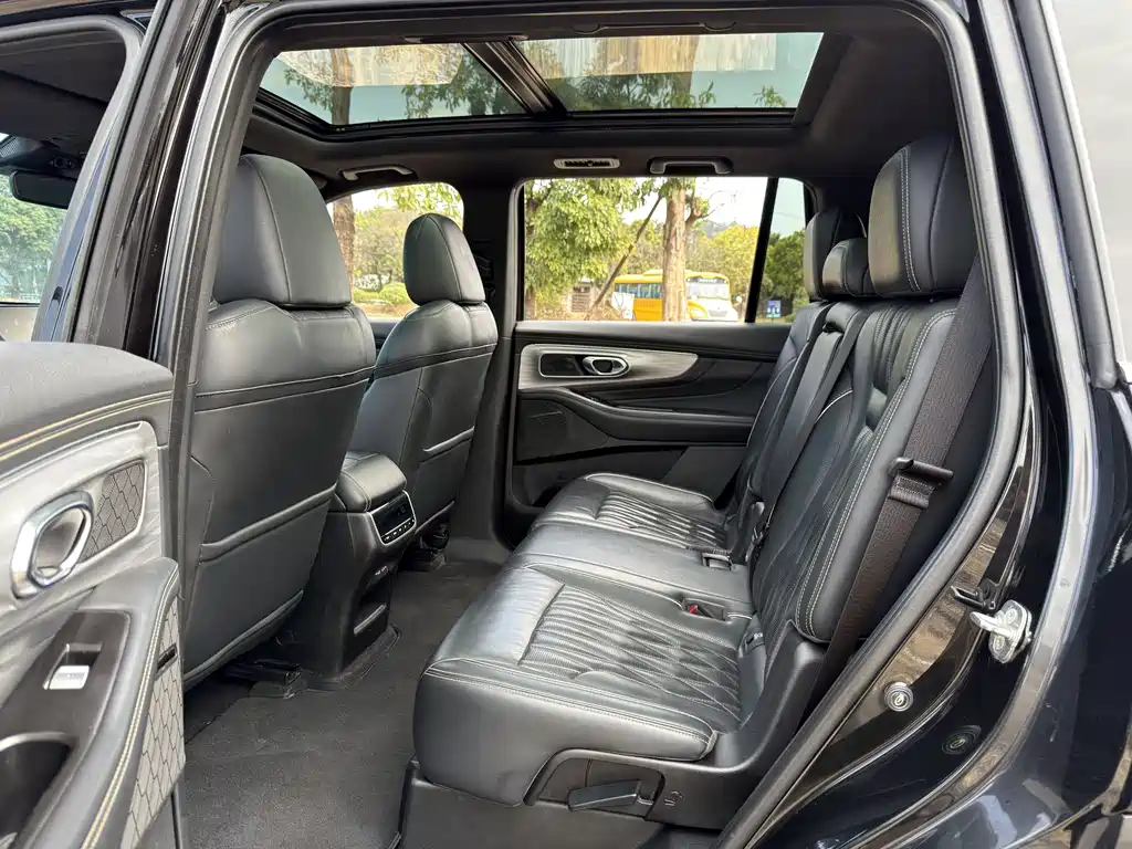 GAC Motor Trumpchi GS8 2023 — фото 9