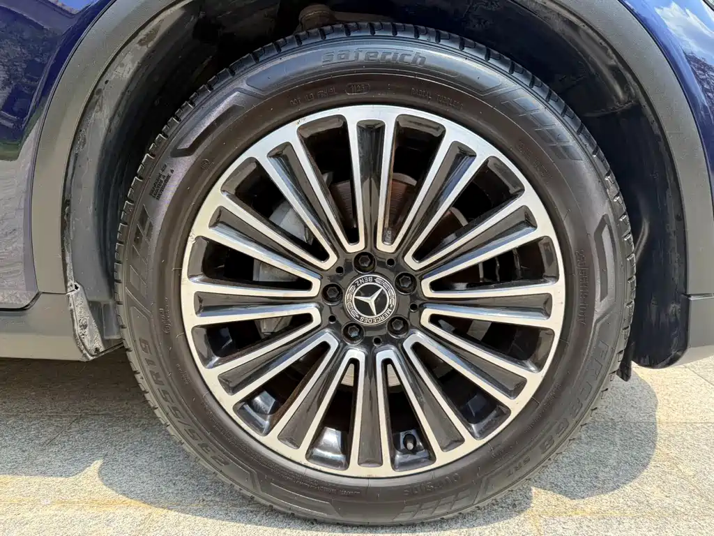 Mercedes-Benz GLC 2018 — фото 16