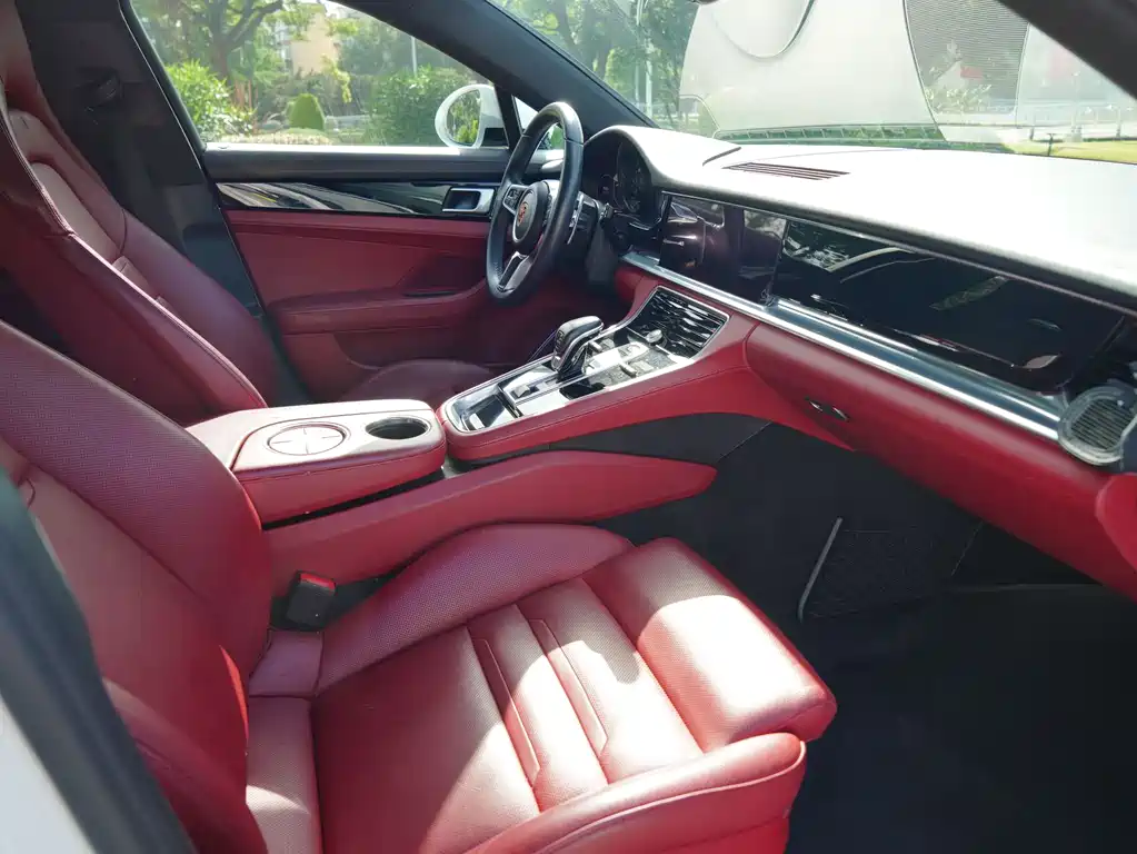 Porsche Panamera 2018 — фото 13